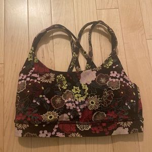 Lululemon sports bra
